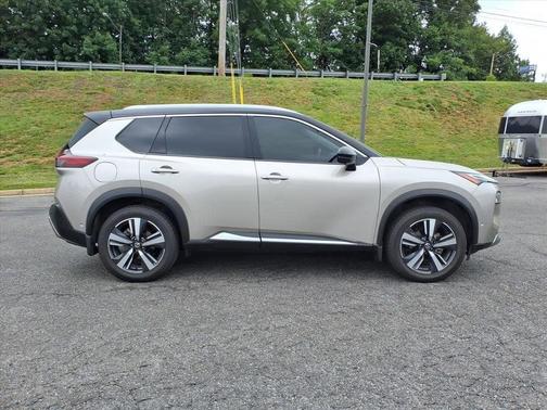Brilliant Silver / Black 2021 Nissan Rogue Platinum