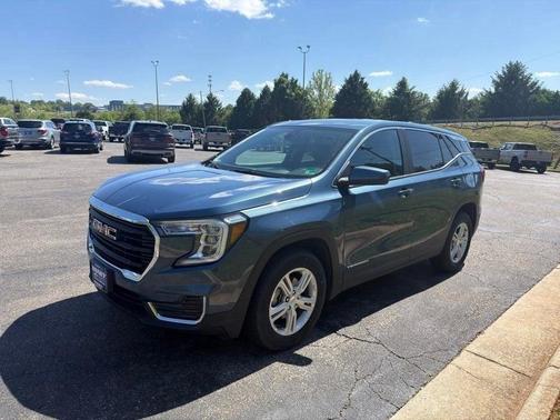 Metallic 2024 GMC Terrain SLE