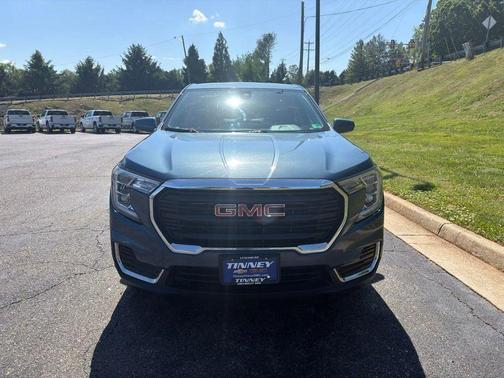 Metallic 2024 GMC Terrain SLE