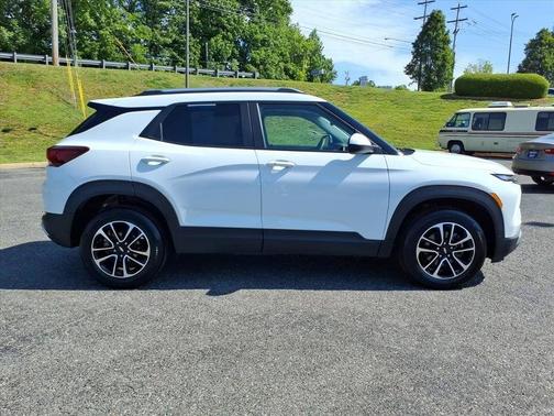 Summit White 2025 Chevrolet Trailblazer LT