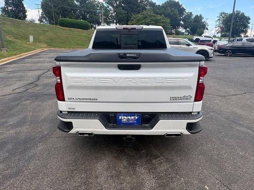 Iridescent Pearl Tricoat 2022 Chevrolet Silverado 1500 High Country