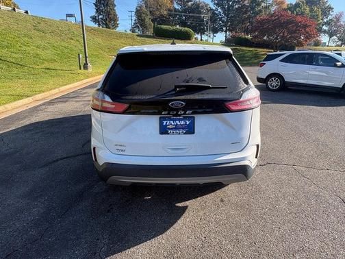 White 2022 Ford Edge SEL