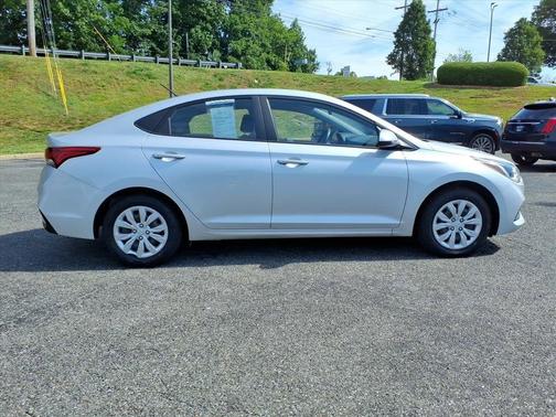 Silver 2021 Hyundai Accent SE
