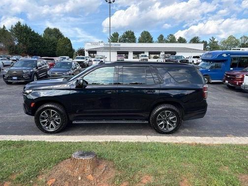 Midnight Blue Metallic 2023 Chevrolet Tahoe Z71
