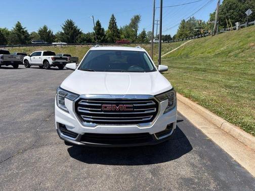 Summit White 2024 GMC Terrain SLT
