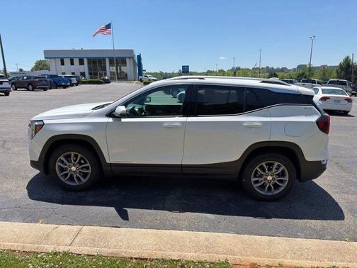 Summit White 2024 GMC Terrain SLT