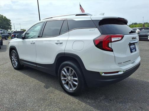 Summit White 2024 GMC Terrain SLT