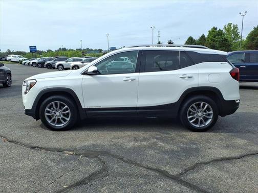 Summit White 2024 GMC Terrain SLT