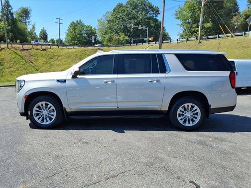Beige Pearl Metallic 2023 GMC Yukon XL SLT