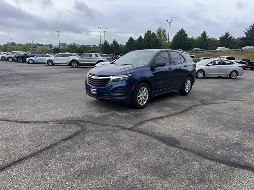 Blue Glow Metallic 2022 Chevrolet Equinox LS