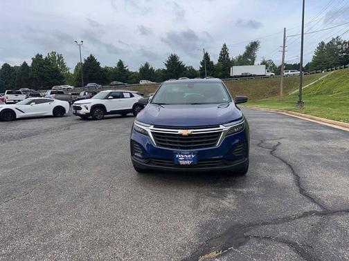Blue Glow Metallic 2022 Chevrolet Equinox LS