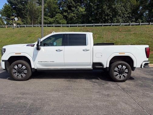 Summit White 2024 GMC Sierra 3500 Denali