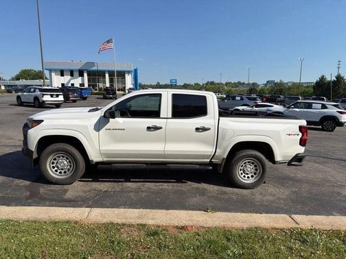 Summit White 2024 Chevrolet Colorado WT