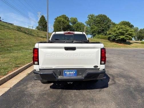 Summit White 2024 Chevrolet Colorado WT