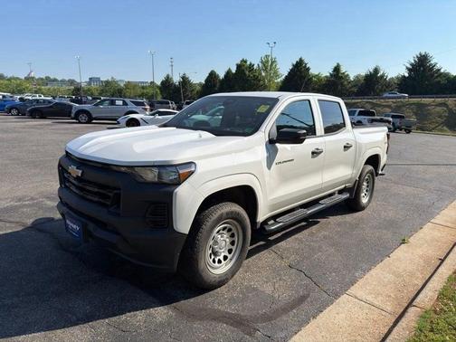 Summit White 2024 Chevrolet Colorado WT