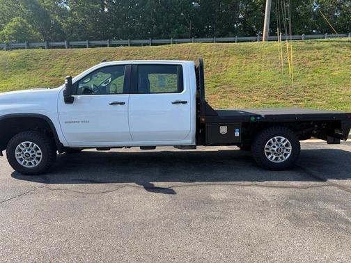 Summit White 2022 Chevrolet Silverado 2500 WT
