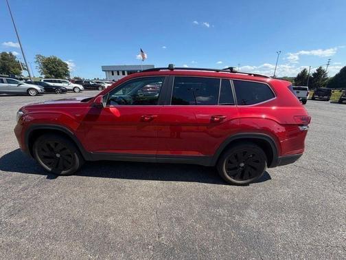Aurora Red Metallic 2024 Volkswagen Atlas 2.0T SE