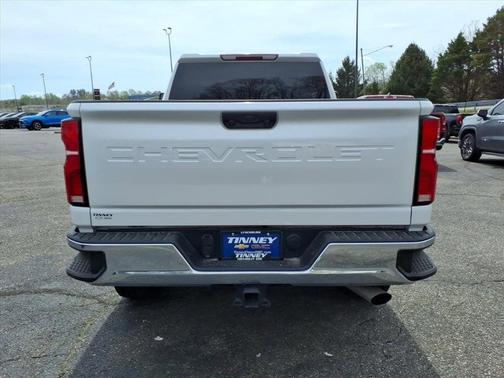 Iridescent Pearl Tricoat 2024 Chevrolet Silverado 2500 LTZ