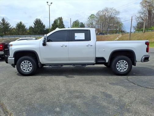 Iridescent Pearl Tricoat 2024 Chevrolet Silverado 2500 LTZ