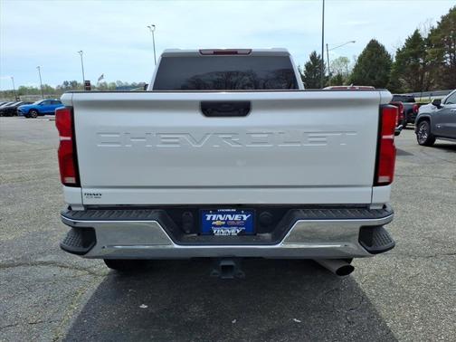 Iridescent Pearl Tricoat 2024 Chevrolet Silverado 2500 LTZ