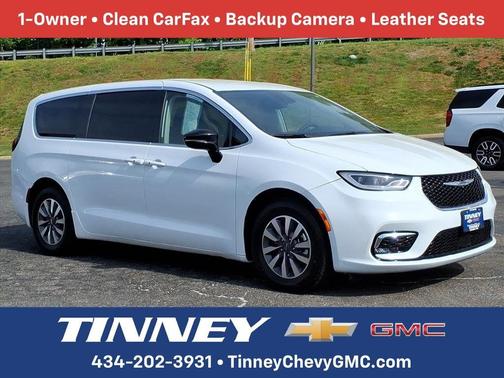 White 2024 Chrysler Pacifica Hybrid Select