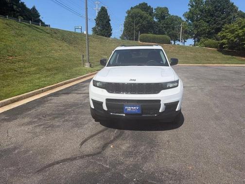 White 2022 Jeep Grand Cherokee L Limited