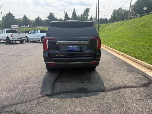 Onyx Black 2024 GMC Yukon XL AT4