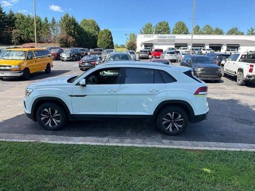 Pure White 2025 Volkswagen Atlas Cross Sport 2.0T SE