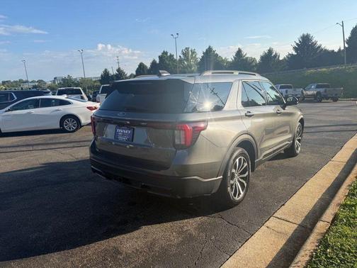 Gray 2025 Ford Explorer ST-Line