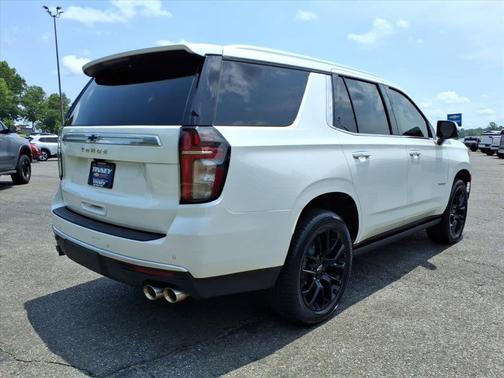 Iridescent Pearl Tricoat 2023 Chevrolet Tahoe High Country