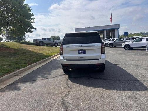 Iridescent Pearl Tricoat 2023 Chevrolet Tahoe High Country