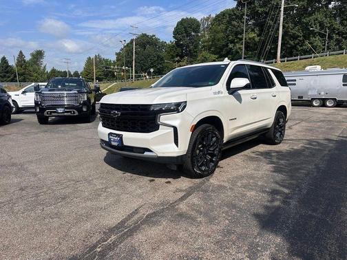 Iridescent Pearl Tricoat 2023 Chevrolet Tahoe High Country