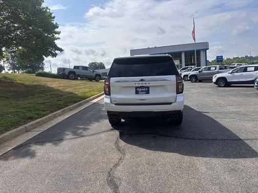 Iridescent Pearl Tricoat 2023 Chevrolet Tahoe High Country