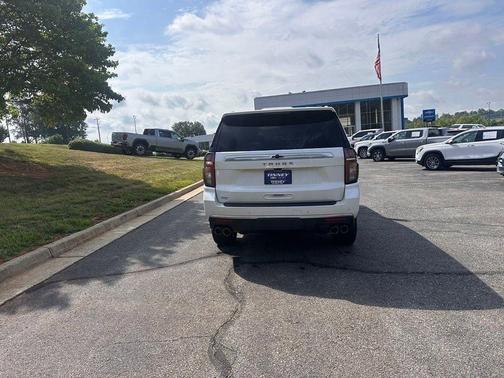 Iridescent Pearl Tricoat 2023 Chevrolet Tahoe High Country