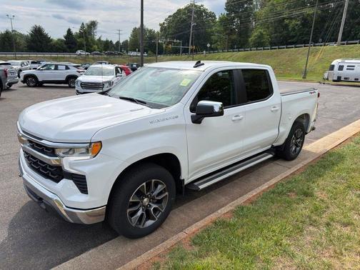 Summit White 2024 Chevrolet Silverado 1500 LT