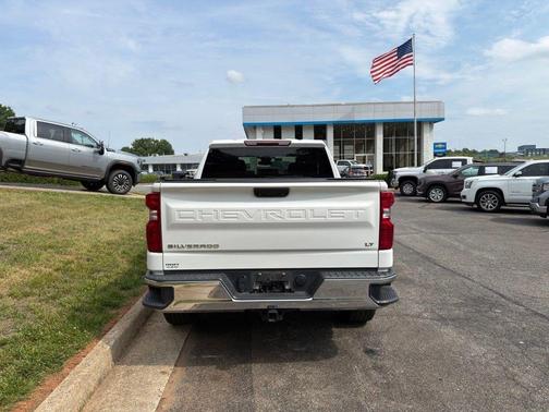 Summit White 2024 Chevrolet Silverado 1500 LT