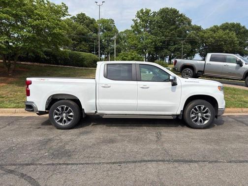 Summit White 2024 Chevrolet Silverado 1500 LT