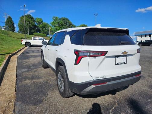 Summit White 2026 Chevrolet Equinox LT