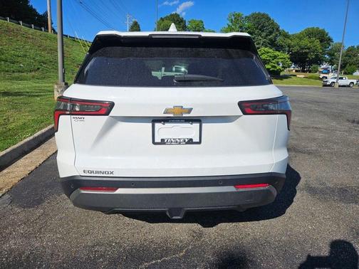 Summit White 2026 Chevrolet Equinox LT