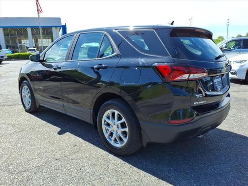 Mosaic Black Metallic 2024 Chevrolet Equinox LS