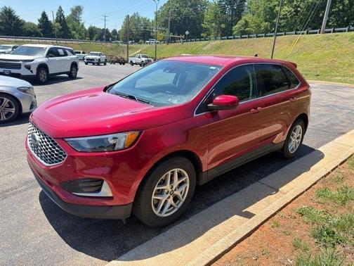 Red 2024 Ford Edge SEL