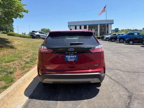 Red 2024 Ford Edge SEL