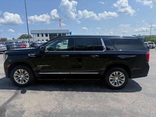 Onyx Black 2024 GMC Yukon XL Denali