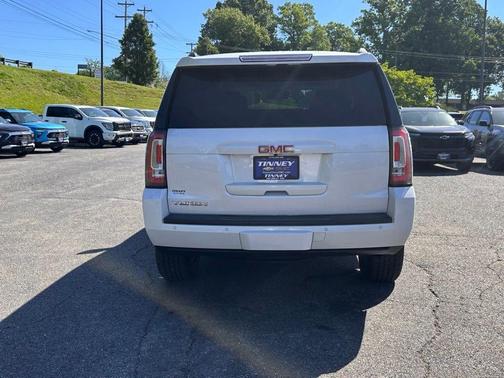 White Frost Tri-Coat 2017 GMC Yukon SLT