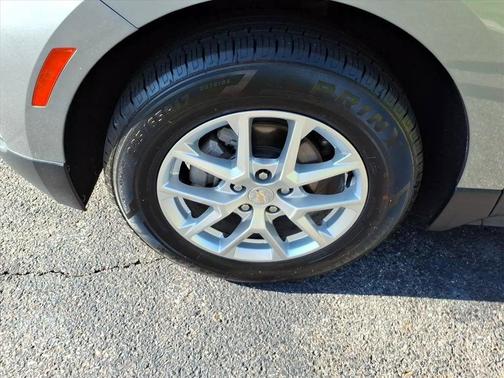 Sterling Gray Metallic 2024 Chevrolet Equinox LT