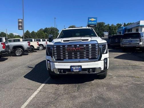 Summit White 2025 GMC Sierra 2500 Denali