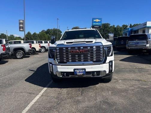 Summit White 2025 GMC Sierra 2500 Denali