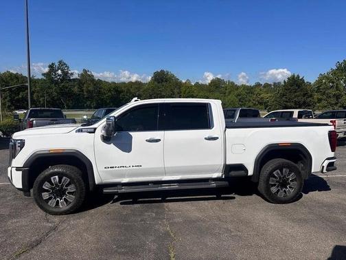 Summit White 2025 GMC Sierra 2500 Denali