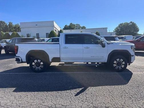 Summit White 2025 GMC Sierra 2500 Denali