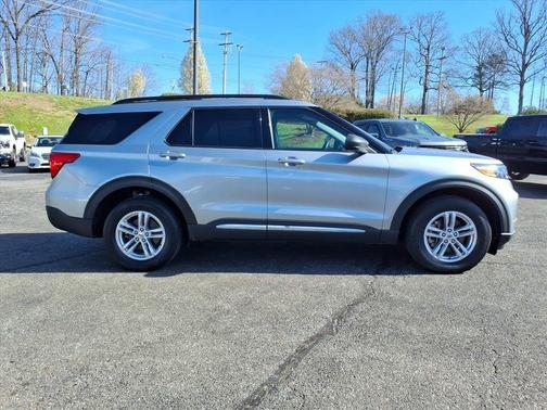 Silver 2023 Ford Explorer XLT